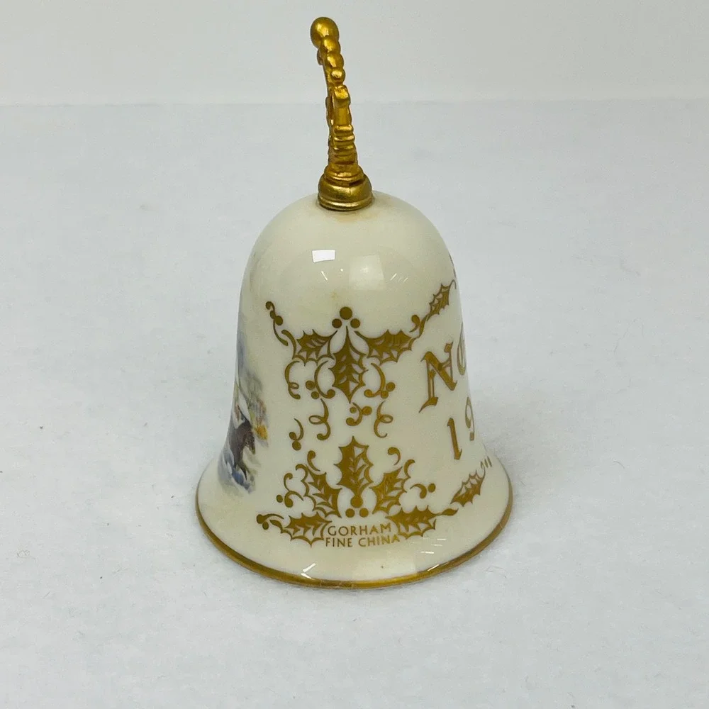 Gorham Fine China Noel 1976 Christmas Bell Winter Sleigh Scene Gold Trim Vintage